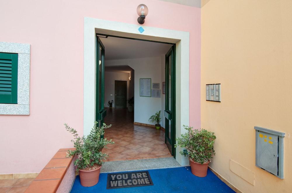 Residence Le Pavoncelle Santa Teresa Gallura Exterior photo