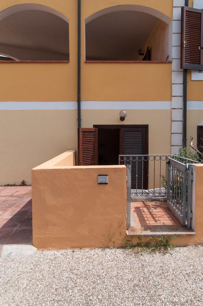 Residence Le Pavoncelle Santa Teresa Gallura Exterior photo