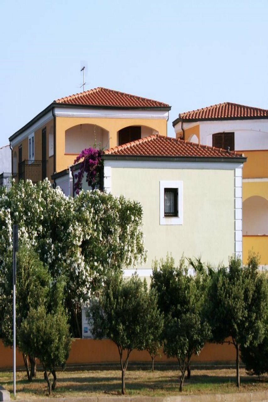 Residence Le Pavoncelle Santa Teresa Gallura Exterior photo