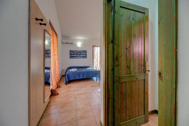 Residence Le Pavoncelle Santa Teresa Gallura Exterior photo